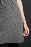 Lana Grossa ROBE AVEC UNE PARTIE TORSADÉE Alta Moda Alpaca