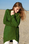 Lana Grossa GILET LONG EN MOTIF TORSADÉ AVEC COL CHÂLE Brigitte No. 2