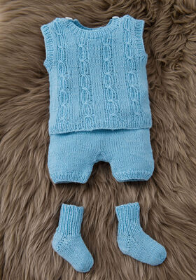 CARDIGAN, DÉBARDEUR, PANTALON ET CHAUSSETTES Cool Wool Baby de Lana Grossa