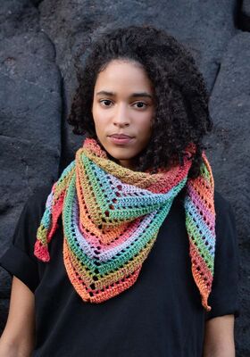 CHALE TRIANGULAIRE CROCHETE AVEC 2 PELOTES Cotonella de Lana Grossa