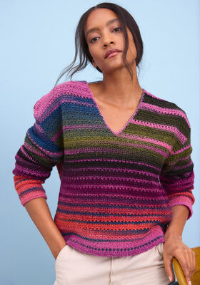 PULL AU CROCHET À ENCOLURE EN V Gomitolo Modo de Lana Grossa