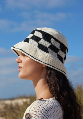 CHAPEAU EN MOTIF DE MAILLES SERRÉES JACQUARD Cotone de Lana Grossa