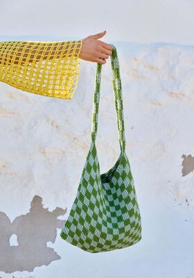 CABAS EN MOTIF A CARREAUX EN BRIDES RELIEF Promessa de Lana Grossa