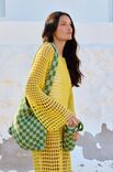 Lana Grossa SAC A BOUTEILLE EN MOTIF A CARREAUX EN BRIDES RELIEF Promessa Hauteur