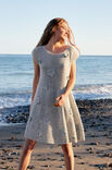 Lana Grossa ROBE EN MOTIF FILET AVEC FLEURS Cotonella