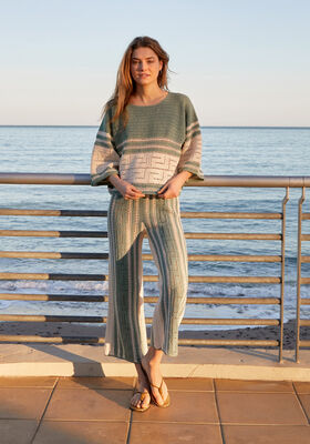 PULL EN BRIDE AVEC MOTIF GRAPHIQUE DANS UN FOND EN FILET Summer Cashmere de Lana Grossa