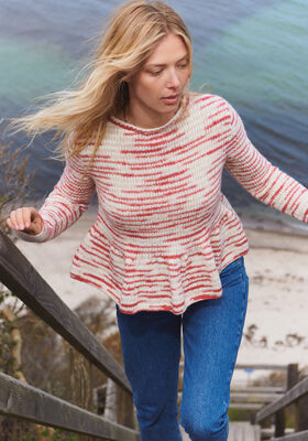 PULL AVEC UNE BASQUE Natural Alpaca Pelo de Lana Grossa