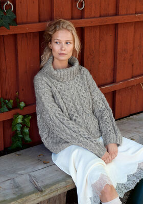 PULL À TORSADES AVEC COL ROULÉ Natural Alpaca Pelo & Natural Superkid Tweed de Lana Grossa