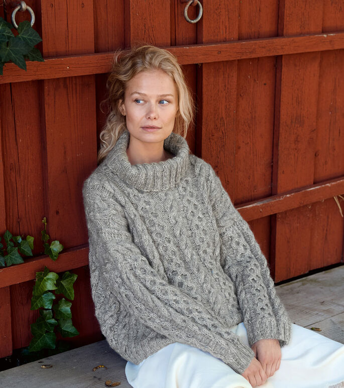 Lana Grossa PULL À TORSADES AVEC COL ROULÉ Natural Alpaca Pelo & Natural Superkid Tweed