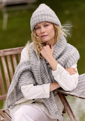 CHÂLE TRIANGULAIRE ASYMÉTRIQUE Pelo Cashmere de Lana Grossa