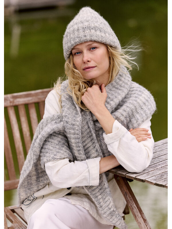 Lana Grossa CHÂLE TRIANGULAIRE ASYMÉTRIQUE Pelo Cashmere