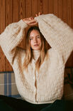 Lana Grossa CARDIGAN EN MOTIF QUADRILATÈRE Natural Alpaca Pelo