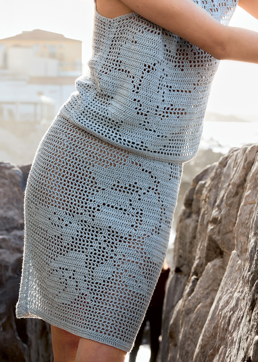 JUPE EN FILET AVEC MOTIFS DE ROSES Solo Lino de Lana Grossa