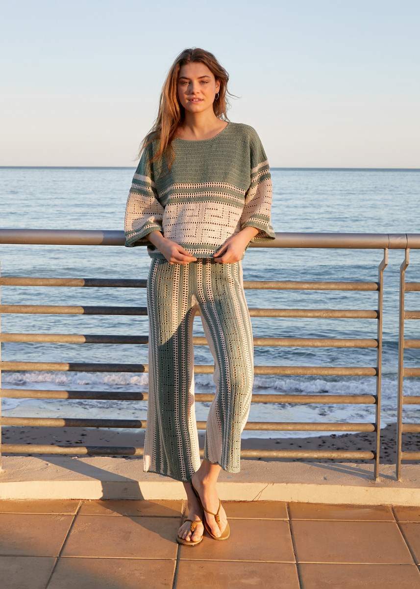 PULL EN BRIDE AVEC MOTIF GRAPHIQUE DANS UN FOND EN FILET Summer Cashmere de Lana Grossa