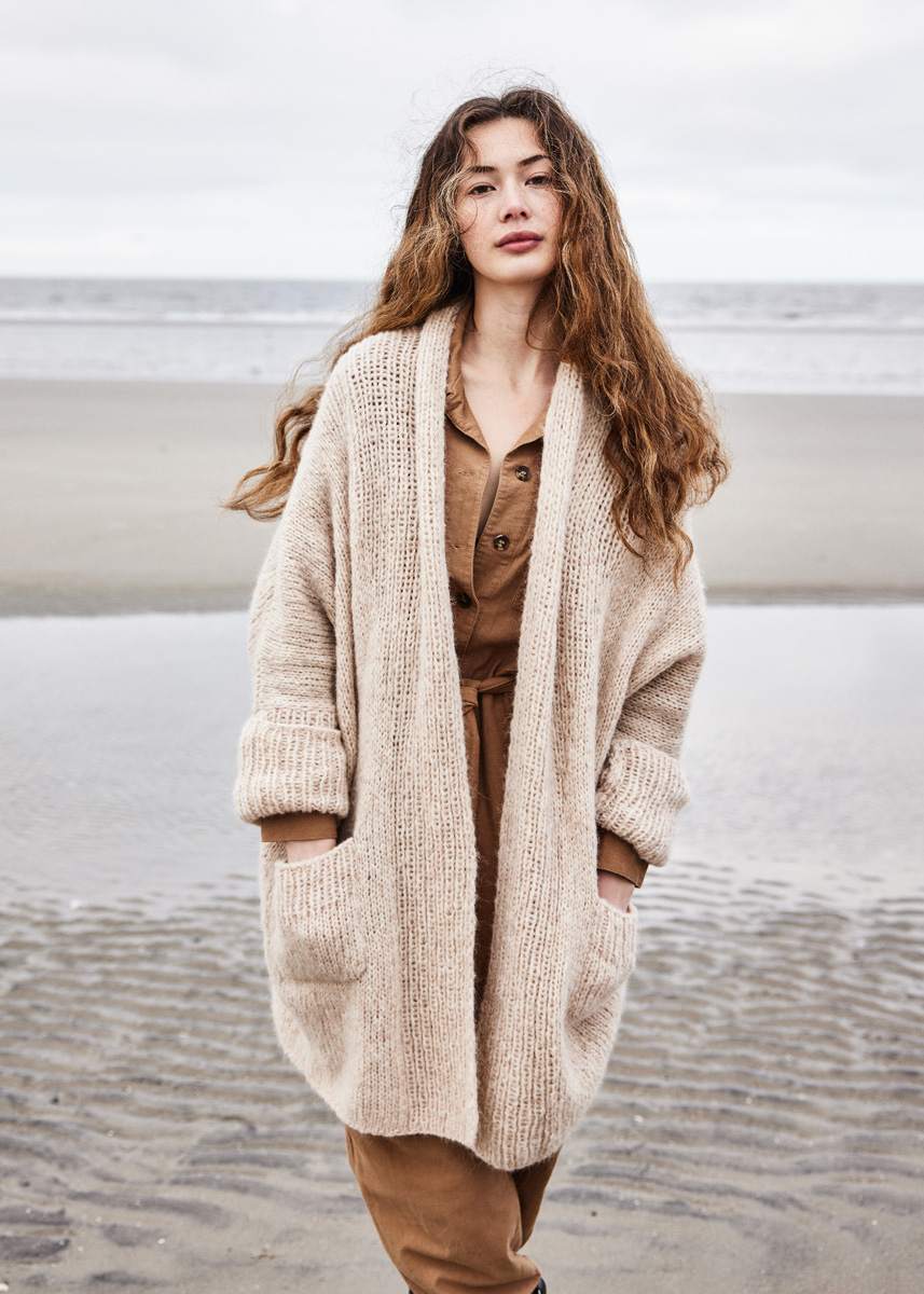 Lana Grossa GILET LONG Alpaca Moda | LOOKBOOK No. 11 - Magazine allemand +  explications en français - Modèle 9 | GILET LONG Alpaca Moda | LOOKBOOK No.  11 - Magazine allemand +