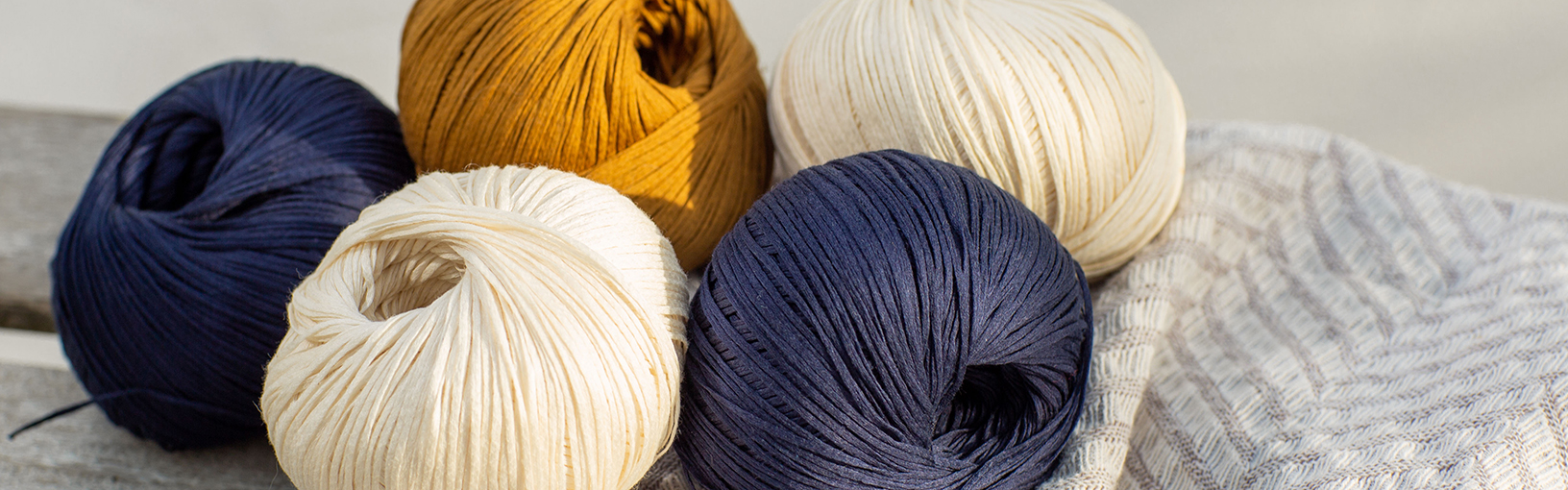 HAUTE QUALITÉ ET MOTIF TRICOT CRÉATIF Paquets de modèles<br>